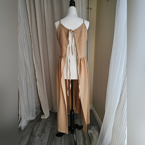 Open-Back Dress - Picture 8 of 14